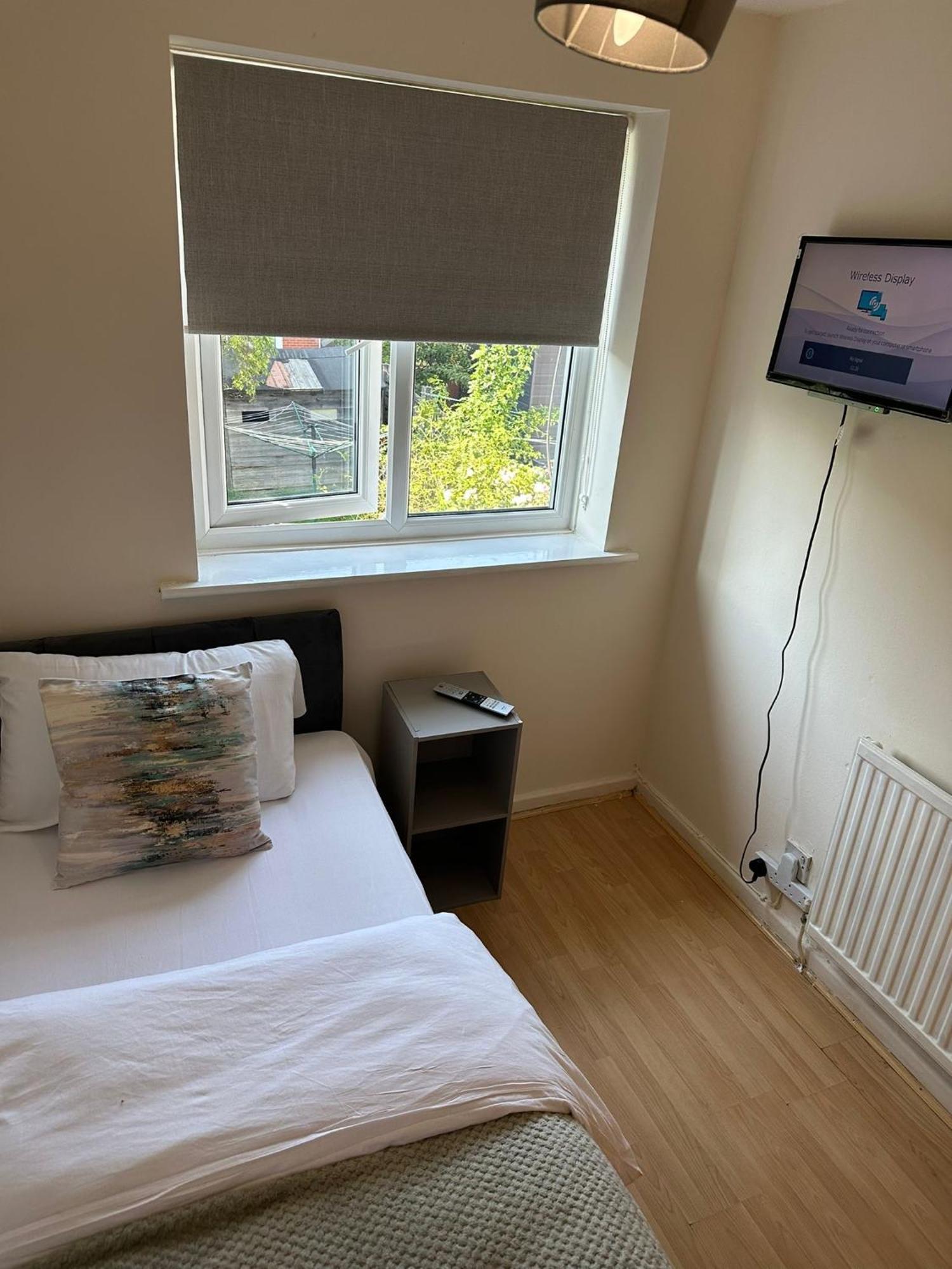 3 Bedroom Apartment Close To Manchester City Stadium And Coop Live Exterior photo