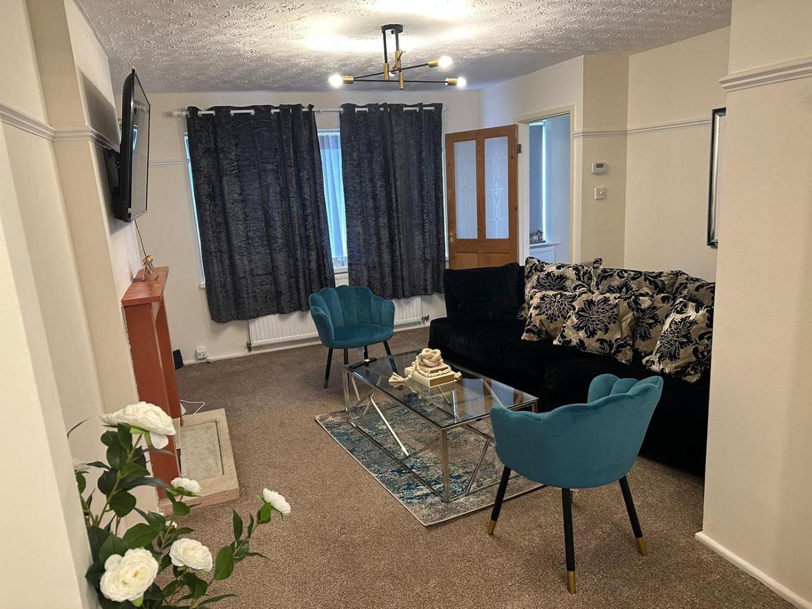 3 Bedroom Apartment Close To Manchester City Stadium And Coop Live Exterior photo