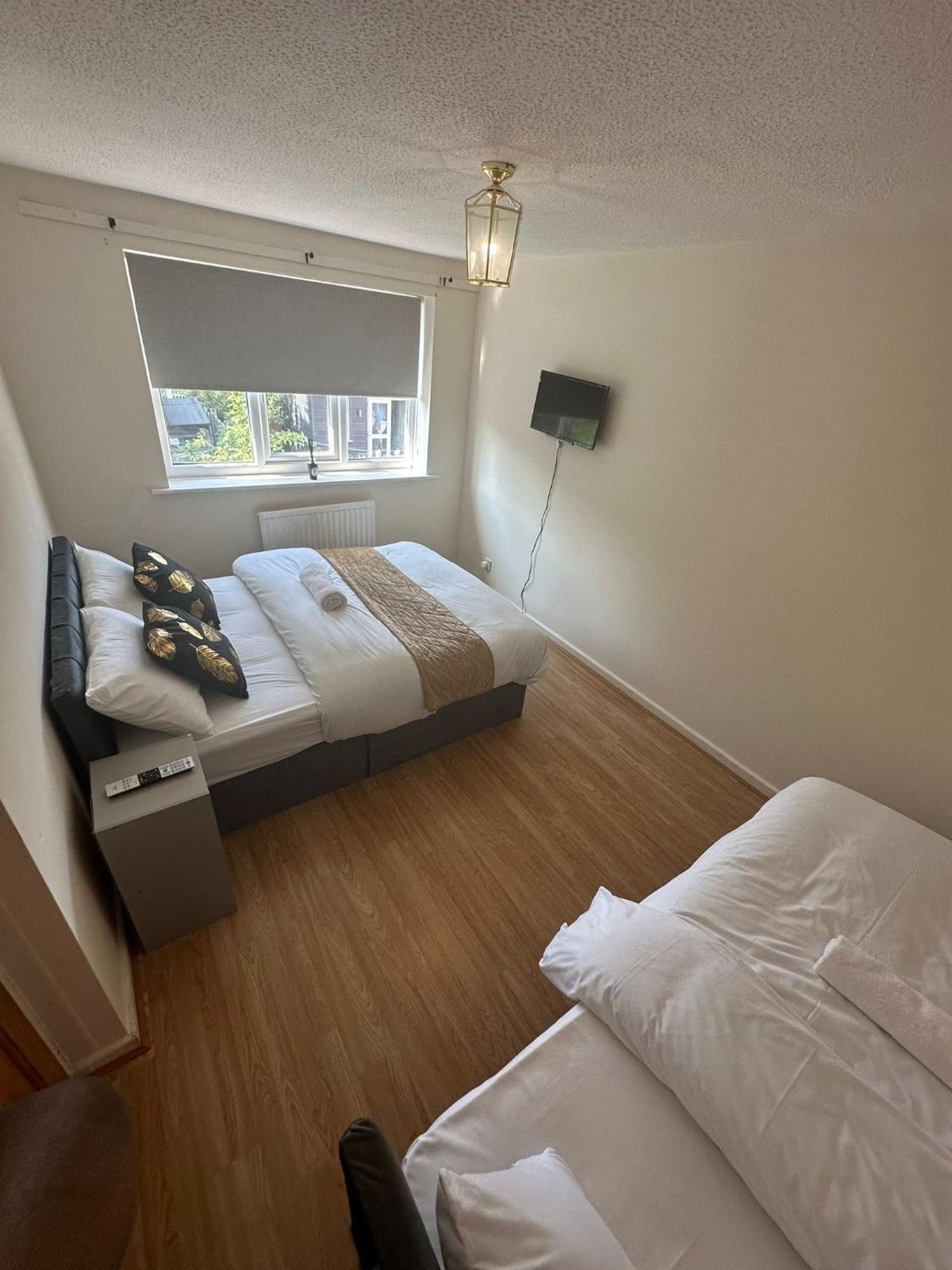 3 Bedroom Apartment Close To Manchester City Stadium And Coop Live Exterior photo