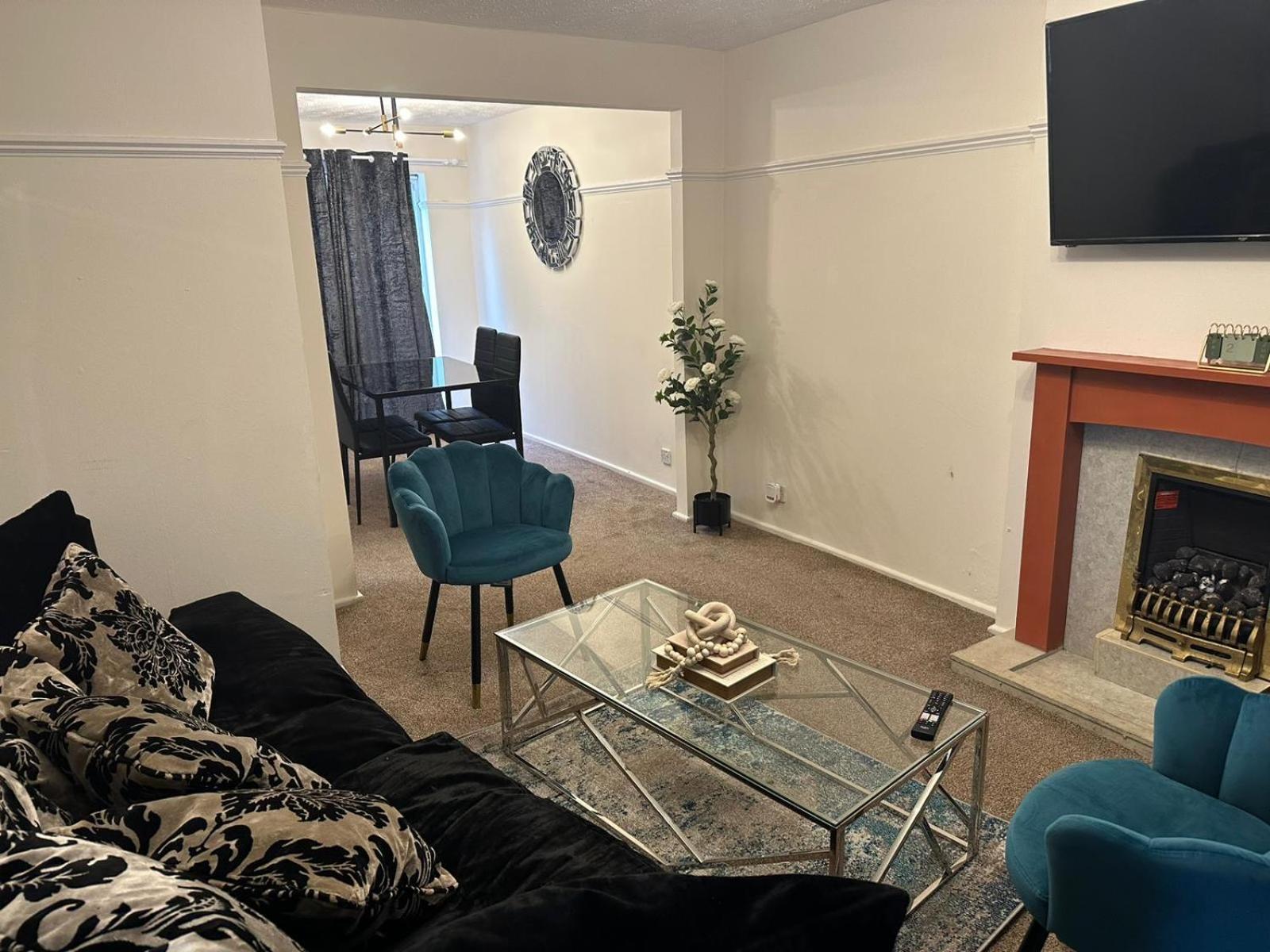 3 Bedroom Apartment Close To Manchester City Stadium And Coop Live Exterior photo